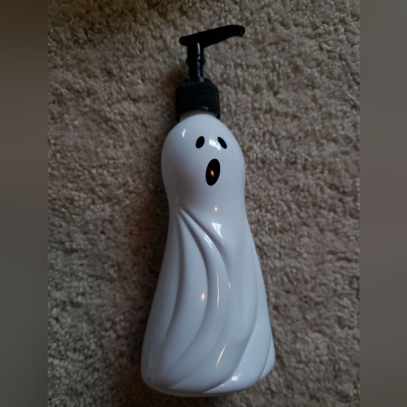 Lot of Seasonal Soap Dispensers - Picture 4 of 6